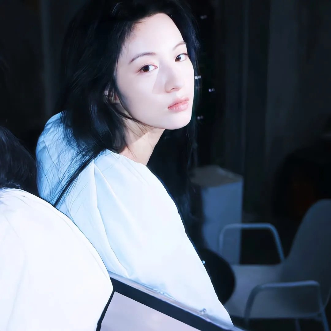 挥剑霜寒与君绝